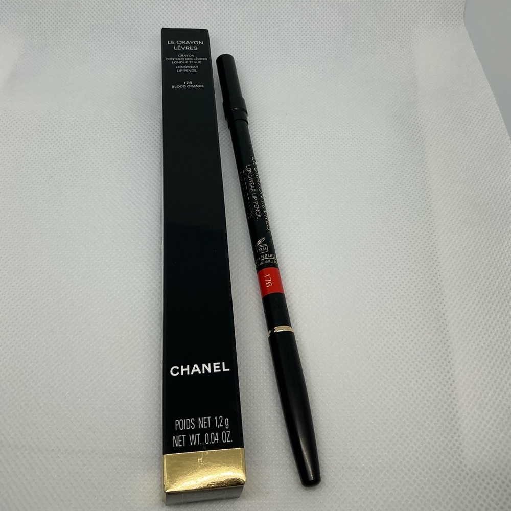 Chanel‎ Le Crayon Lèvres Lip Pencil in 176 blood orange